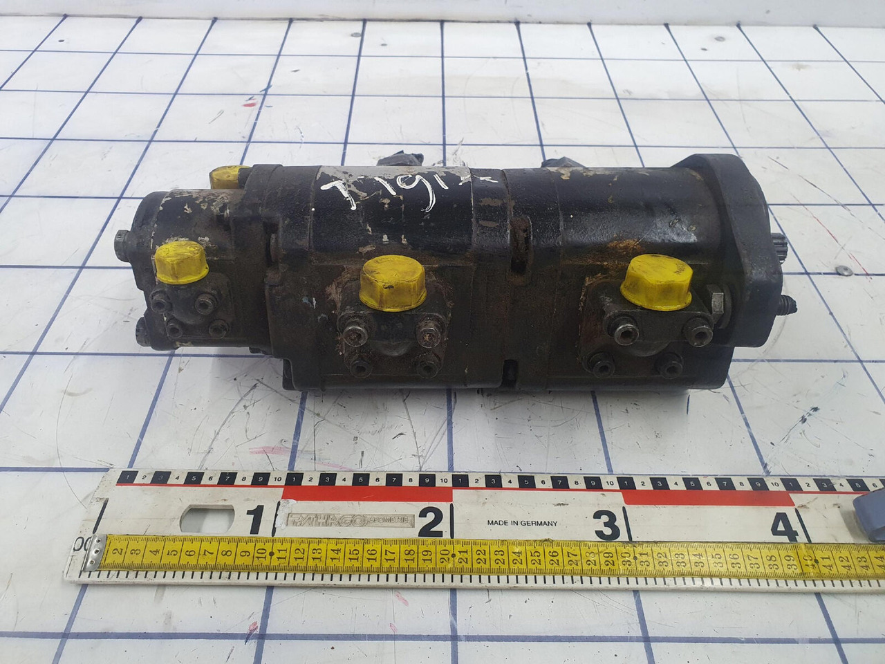 Liebherr LTM 1050-1 TRIPLE GEAR PUMP - Bomba hidráulica para Grua móvel: foto 1 Liebherr LTM 1050-1 TRIPLE GEAR PUMP - Bomba hidráulica para Grua móvel: foto 1