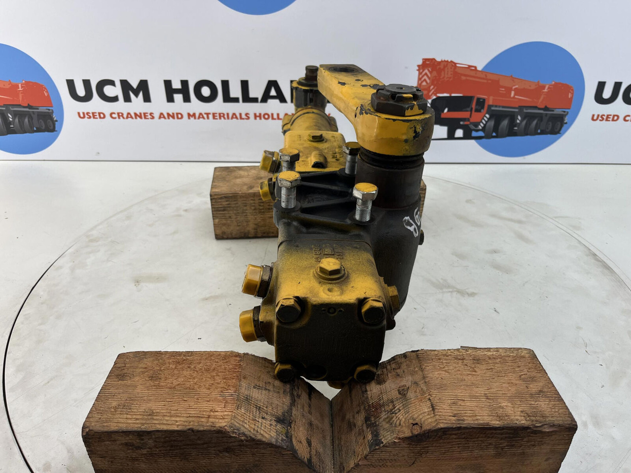 Liebherr LTM 1050-1 steering box - Caixa de direção para Grua móvel: foto 2 Liebherr LTM 1050-1 steering box - Caixa de direção para Grua móvel: foto 2