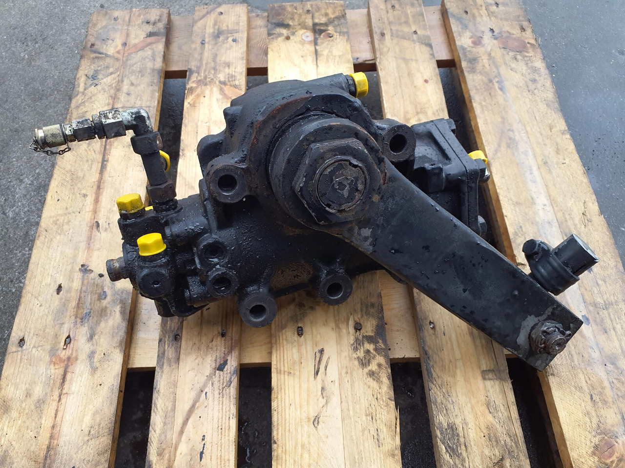 Liebherr LTM 1060-2 steering gear - Caixa de direção para Grua móvel: foto 4 Liebherr LTM 1060-2 steering gear - Caixa de direção para Grua móvel: foto 4