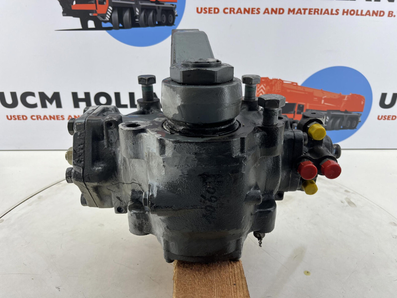 Liebherr LTM 1060-3 steering box - Caixa de direção para Guindaste: foto 2 Liebherr LTM 1060-3 steering box - Caixa de direção para Guindaste: foto 2