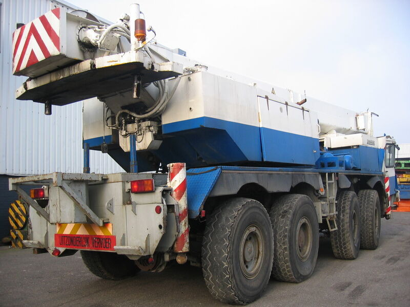 Liebherr LTM 1060`for parts - Grua móvel: foto 2 Liebherr LTM 1060`for parts - Grua móvel: foto 2