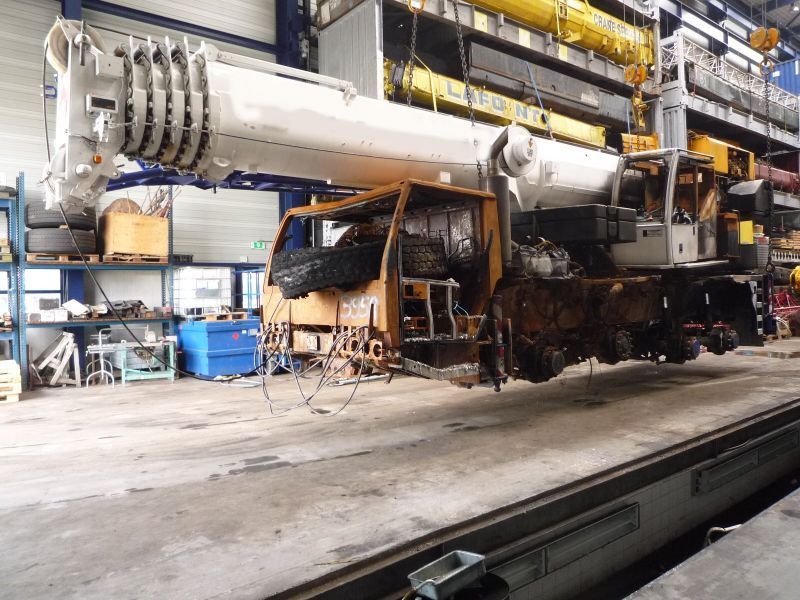 Liebherr LTM 1070-4.2 for parts - Grua todo o terreno: foto 1 Liebherr LTM 1070-4.2 for parts - Grua todo o terreno: foto 1