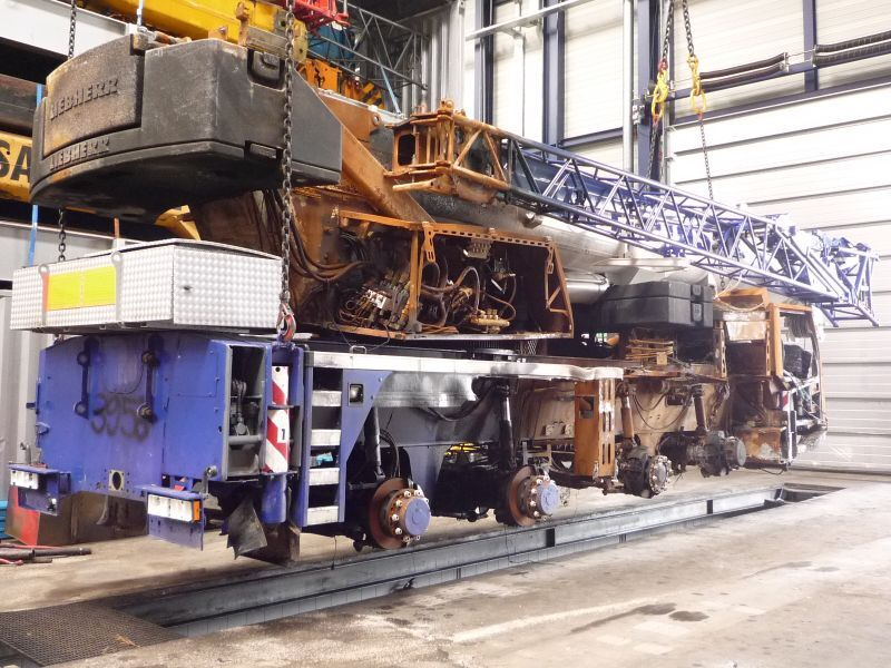 Liebherr LTM 1070-4.2 for parts - Grua todo o terreno: foto 2 Liebherr LTM 1070-4.2 for parts - Grua todo o terreno: foto 2