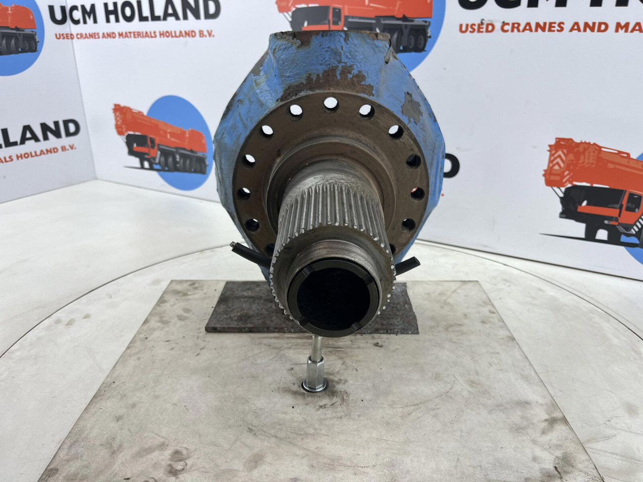 Liebherr LTM 1070 Steering knuckle 16 holes axle 4 - Manga de eixo para Grua móvel: foto 2 Liebherr LTM 1070 Steering knuckle 16 holes axle 4 - Manga de eixo para Grua móvel: foto 2