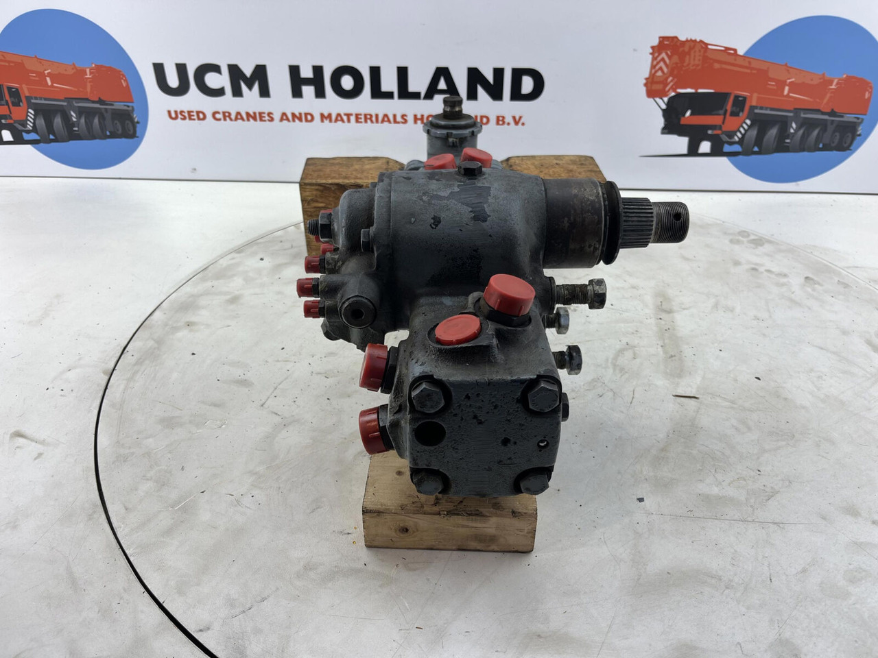 Liebherr LTM 1070 steering box - Caixa de direção para Grua móvel: foto 4 Liebherr LTM 1070 steering box - Caixa de direção para Grua móvel: foto 4