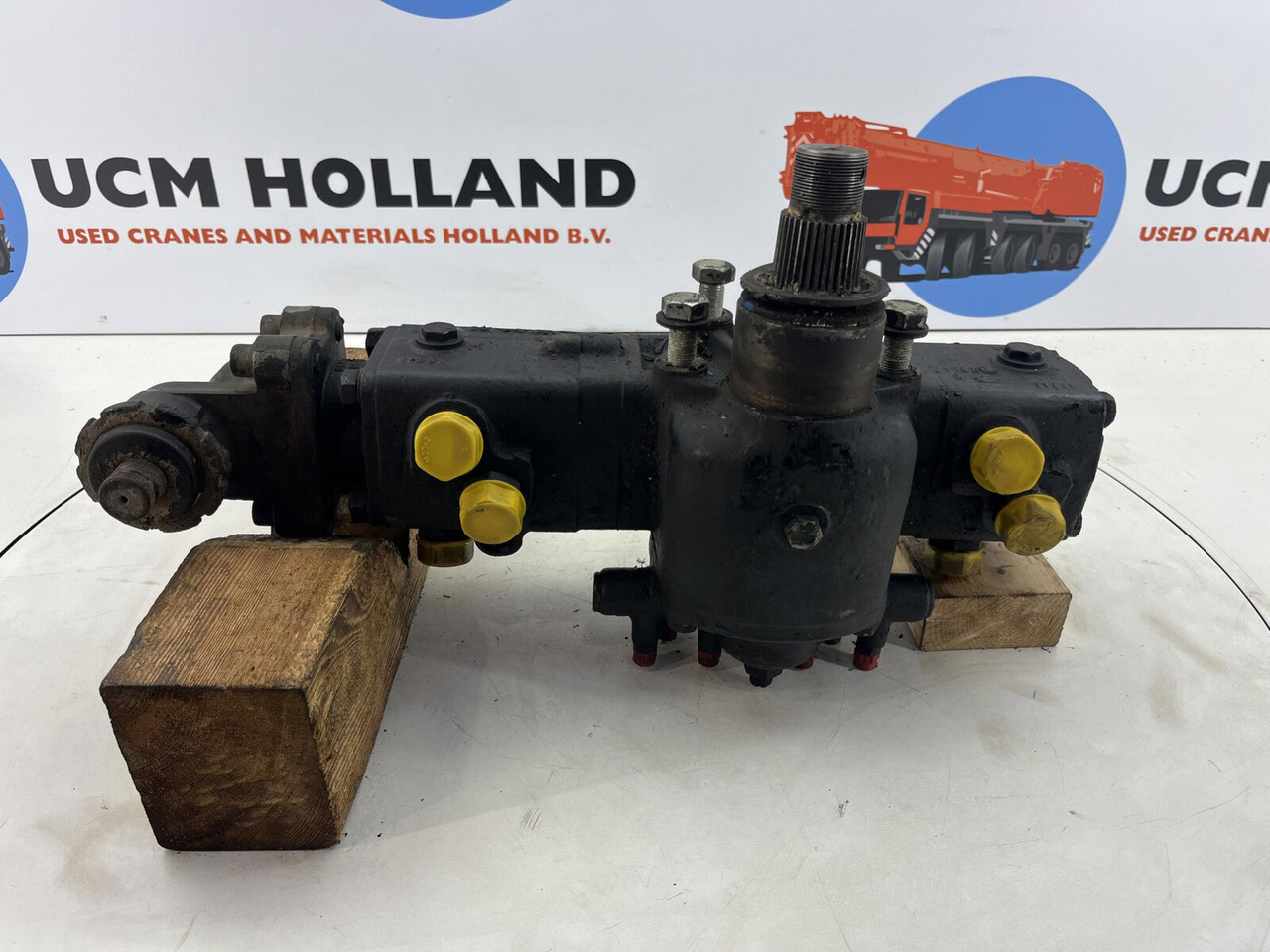 Liebherr LTM 1070 steering box - Caixa de direção para Grua móvel: foto 1 Liebherr LTM 1070 steering box - Caixa de direção para Grua móvel: foto 1