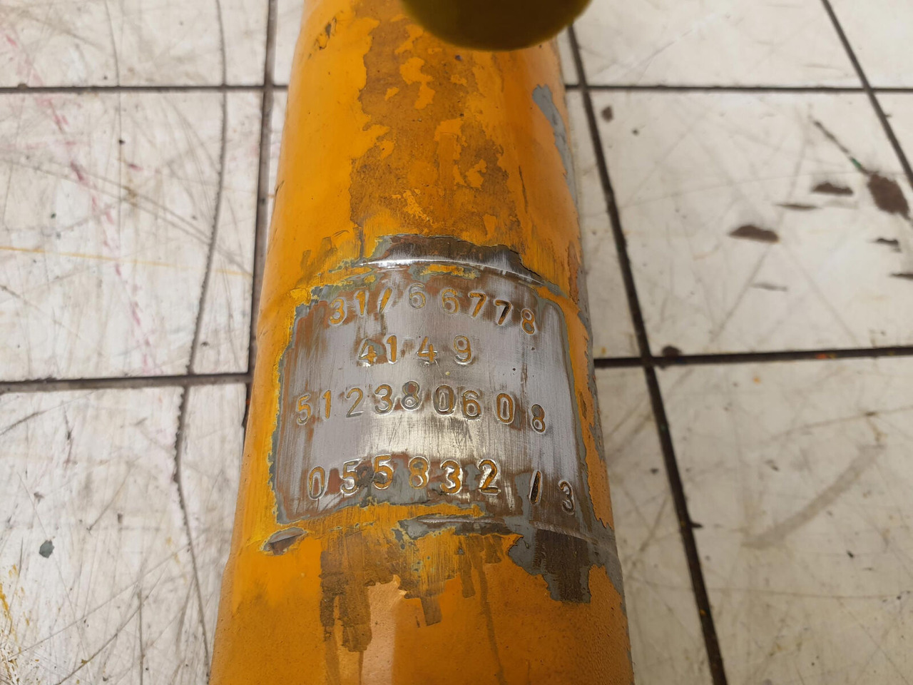 Liebherr LTM 1080-1 cabin tilt cylinder - Cilindro hidráulico para Grua móvel: foto 4 Liebherr LTM 1080-1 cabin tilt cylinder - Cilindro hidráulico para Grua móvel: foto 4