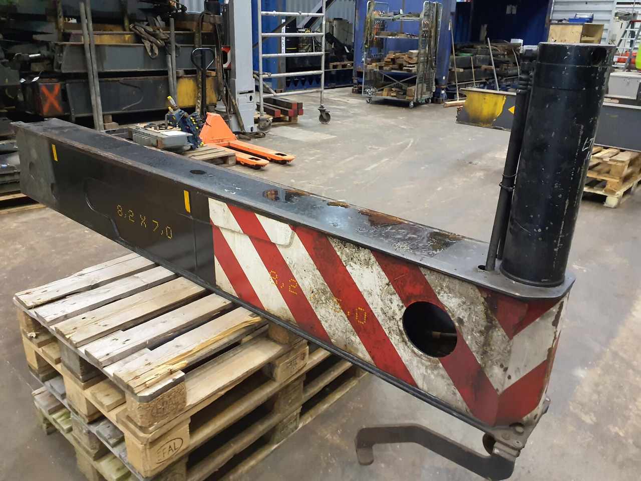 Liebherr LTM 1080-1 sliding beam complete front - Suspensão para Guindaste: foto 1 Liebherr LTM 1080-1 sliding beam complete front - Suspensão para Guindaste: foto 1
