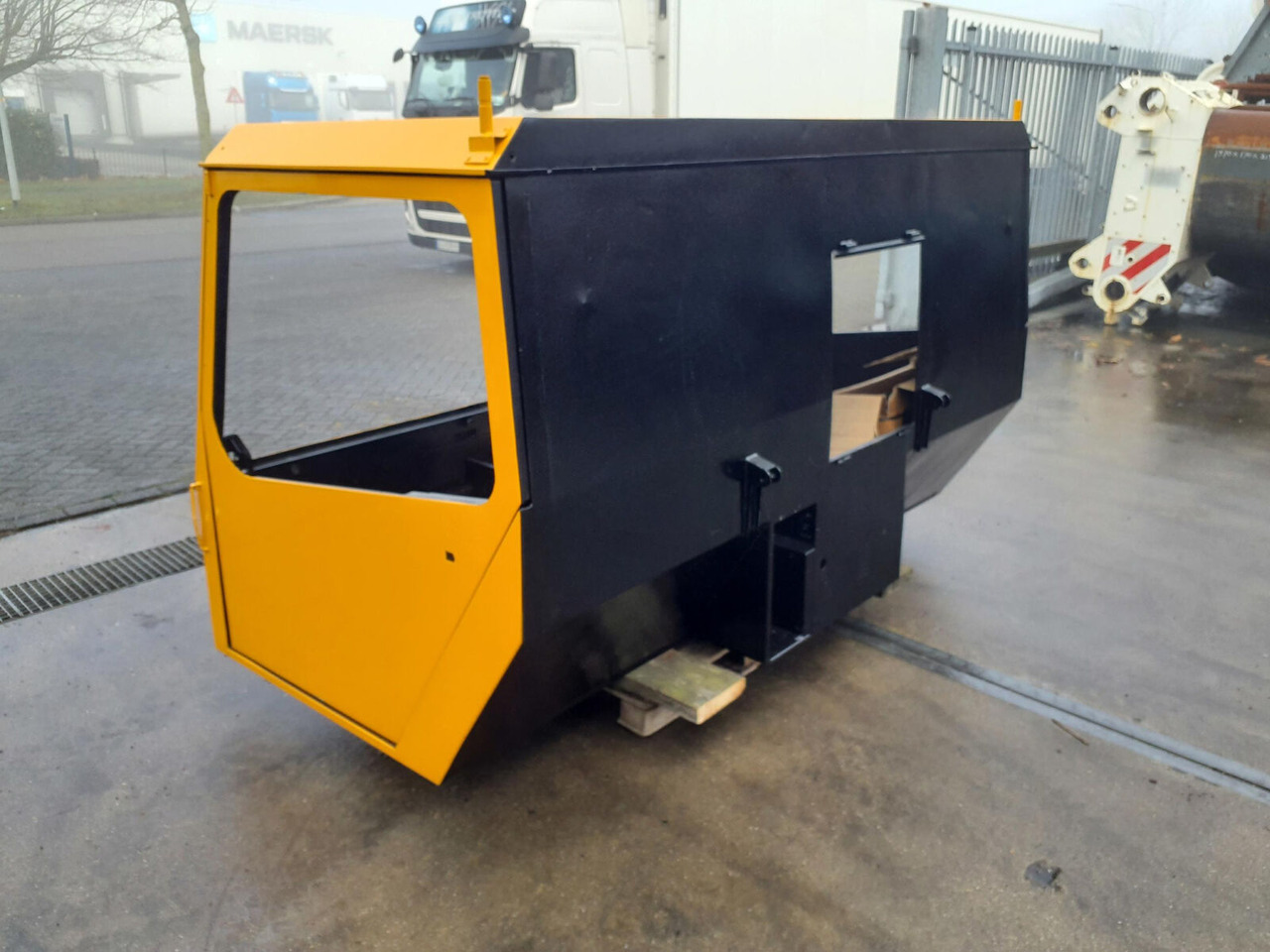 Liebherr LTM 1090 drivers cabin - Cabine para Grua móvel: foto 4 Liebherr LTM 1090 drivers cabin - Cabine para Grua móvel: foto 4