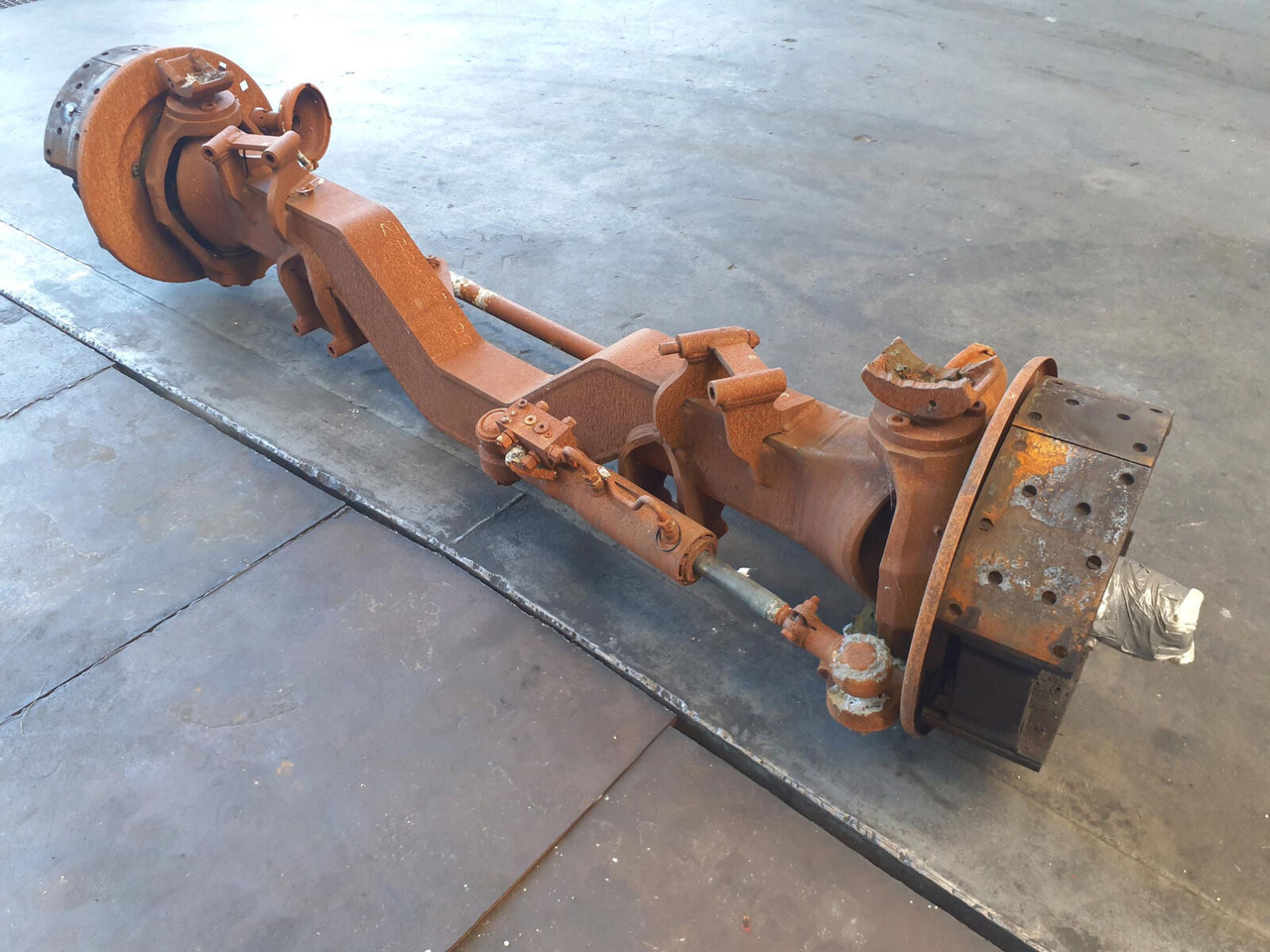 Liebherr LTM 1100-5.2 axle 3 - Eixo e peças para Grua móvel: foto 4 Liebherr LTM 1100-5.2 axle 3 - Eixo e peças para Grua móvel: foto 4