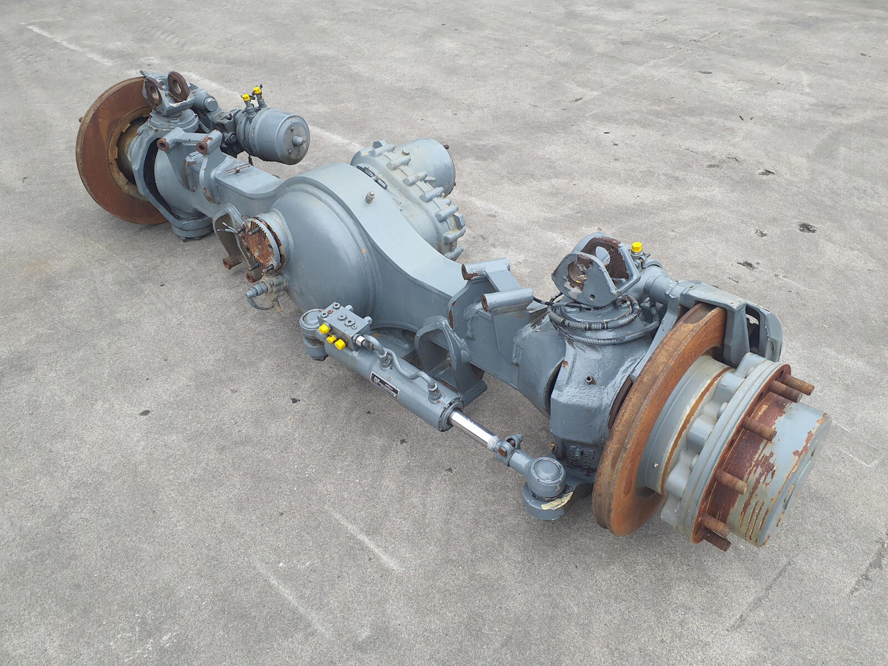 Liebherr LTM 1130-5.1 axle 4 - Eixo e peças para Grua móvel: foto 2 Liebherr LTM 1130-5.1 axle 4 - Eixo e peças para Grua móvel: foto 2