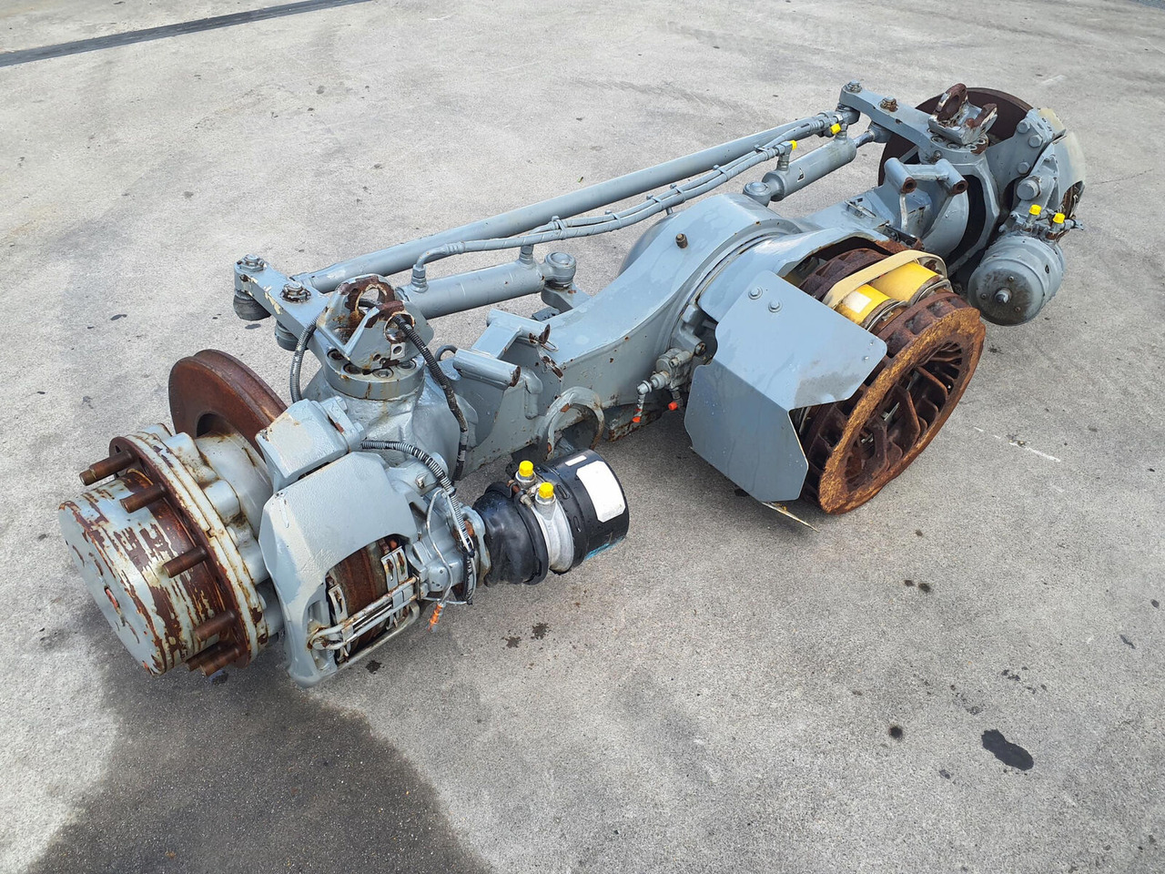 Liebherr LTM 1130-5.1 axle 5 - Eixo e peças para Grua móvel: foto 2 Liebherr LTM 1130-5.1 axle 5 - Eixo e peças para Grua móvel: foto 2
