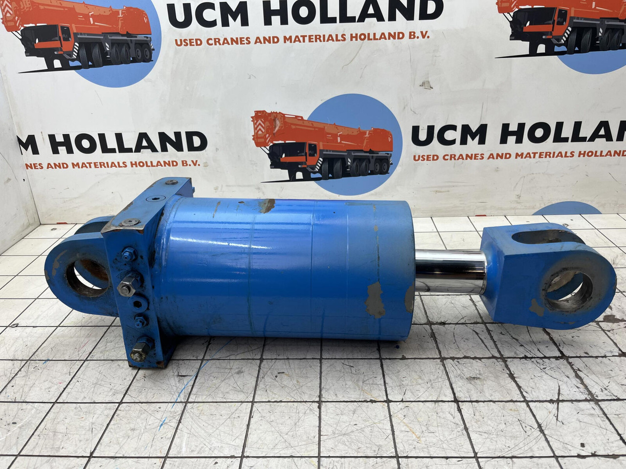 Liebherr LTM 1400-7.1 luffing cylinder TY-frame - Cilindro hidráulico para Grua móvel: foto 2 Liebherr LTM 1400-7.1 luffing cylinder TY-frame - Cilindro hidráulico para Grua móvel: foto 2