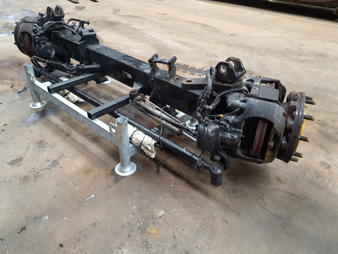 Liebherr LTM 1750-9.1 axle 1 - Eixo e peças para Grua móvel: foto 3 Liebherr LTM 1750-9.1 axle 1 - Eixo e peças para Grua móvel: foto 3