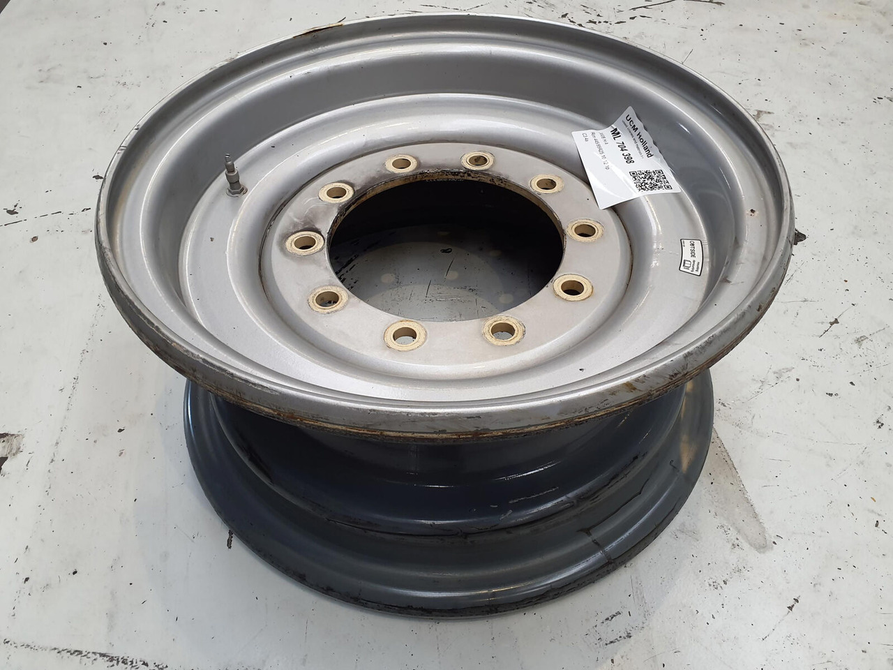 Liebherr Rim 445/95R25 10 12 1p - Jante para Guindaste: foto 1 Liebherr Rim 445/95R25 10 12 1p - Jante para Guindaste: foto 1