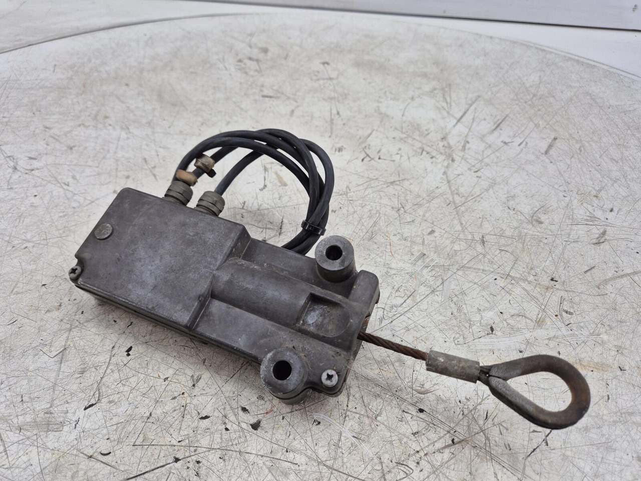 Liebherr TM 1060-2 Hoist limit switch - Sistema elétrico para Guindaste: foto 5 Liebherr TM 1060-2 Hoist limit switch - Sistema elétrico para Guindaste: foto 5