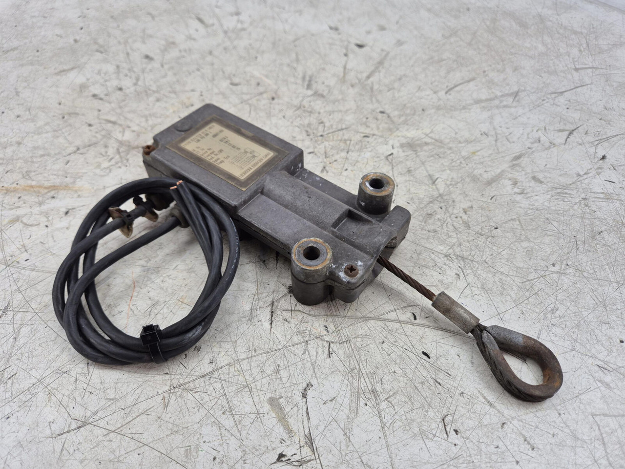 Liebherr TM 1060-2 Hoist limit switch - Sistema elétrico para Guindaste: foto 2 Liebherr TM 1060-2 Hoist limit switch - Sistema elétrico para Guindaste: foto 2