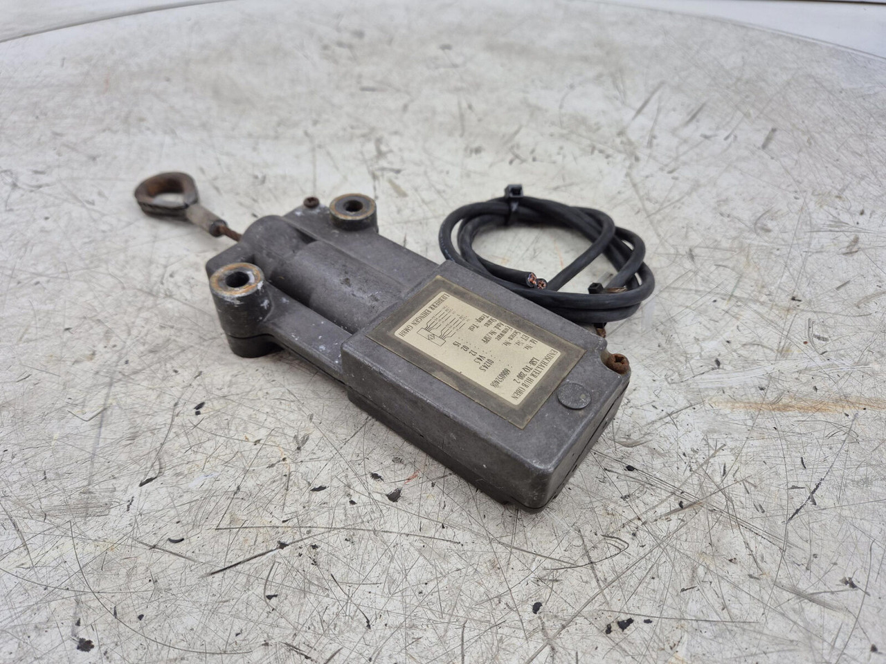 Liebherr TM 1060-2 Hoist limit switch - Sistema elétrico para Guindaste: foto 4 Liebherr TM 1060-2 Hoist limit switch - Sistema elétrico para Guindaste: foto 4