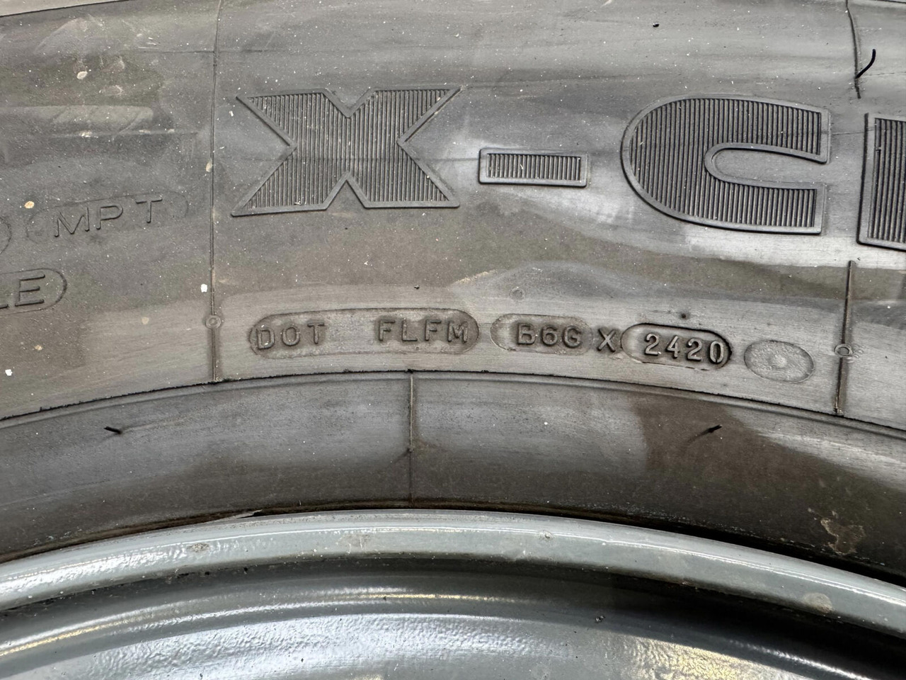 Liebherr Wheel 445/95 R25 10 12 1p - Roda completa para Guindaste: foto 4 Liebherr Wheel 445/95 R25 10 12 1p - Roda completa para Guindaste: foto 4