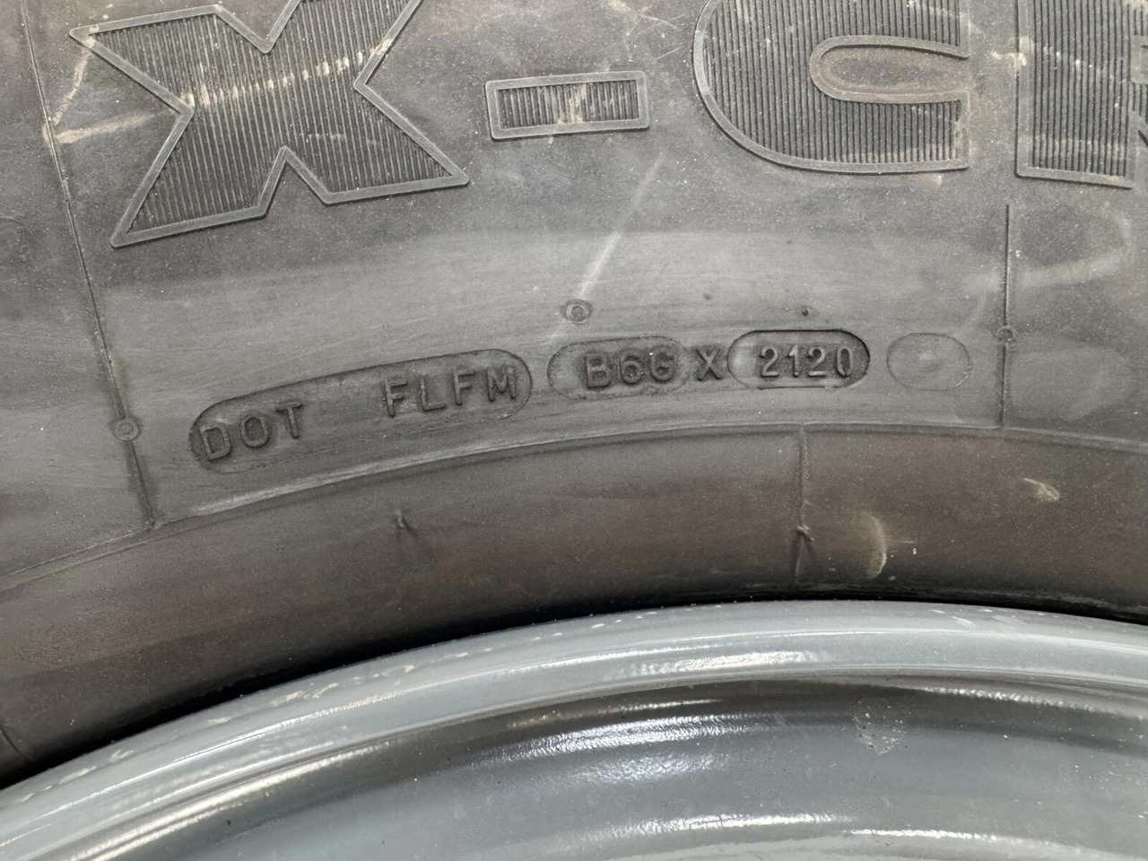 Liebherr Wheel 445/95 R25 10 12 1p - Roda completa para Guindaste: foto 3 Liebherr Wheel 445/95 R25 10 12 1p - Roda completa para Guindaste: foto 3