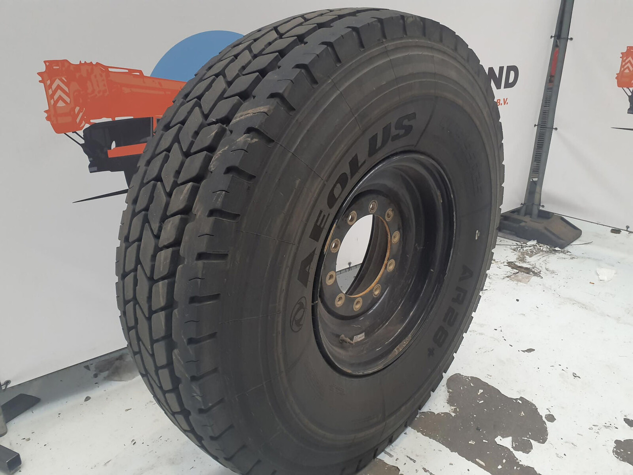 Liebherr Wheel 445/95R25 10 12 1p - Roda completa para Guindaste: foto 1 Liebherr Wheel 445/95R25 10 12 1p - Roda completa para Guindaste: foto 1