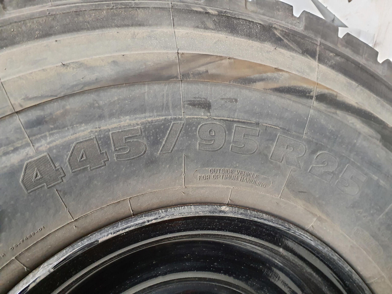 Liebherr Wheel 445/95R25 10 12 1p - Roda completa para Guindaste: foto 5 Liebherr Wheel 445/95R25 10 12 1p - Roda completa para Guindaste: foto 5