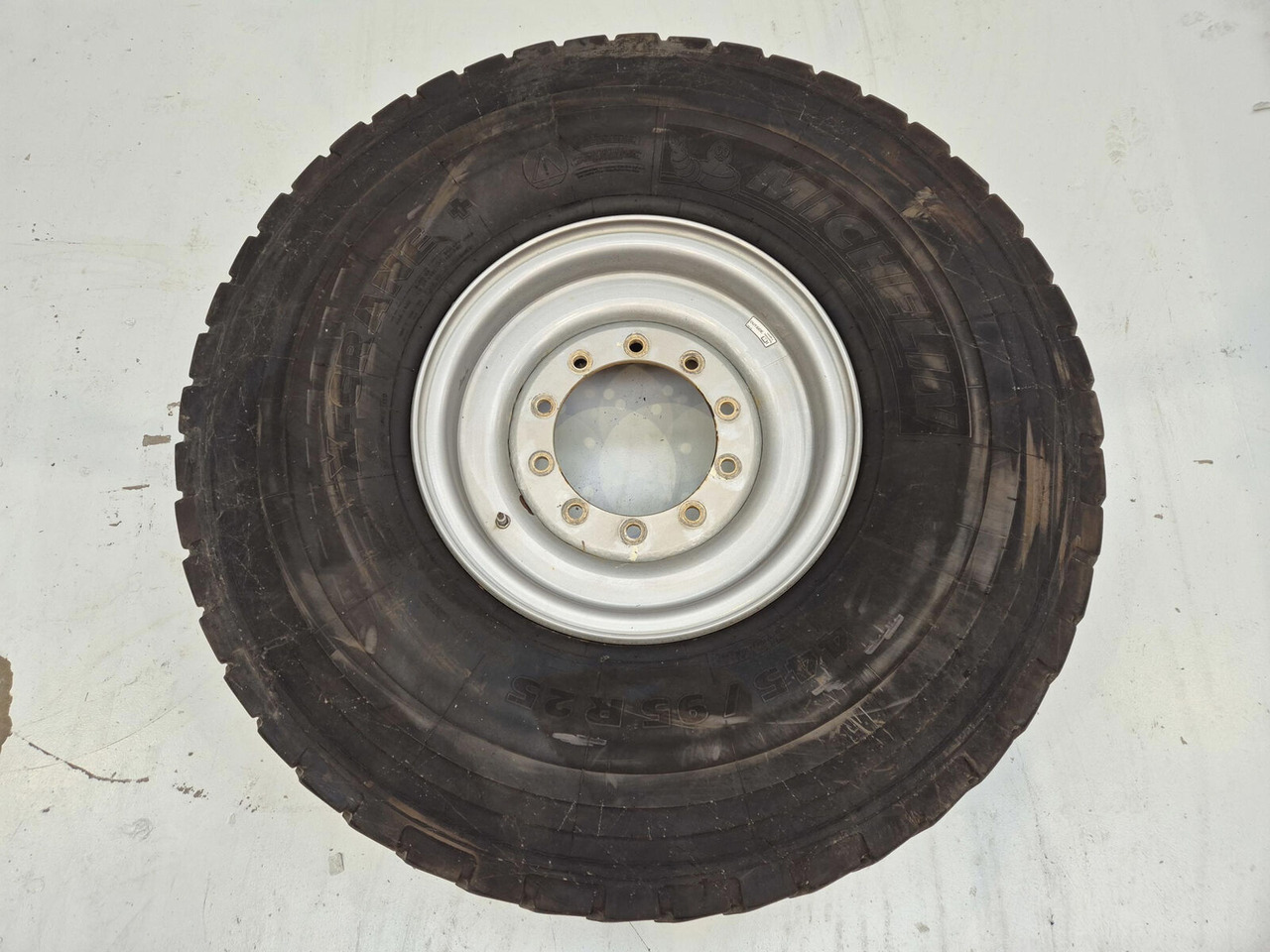 Liebherr Wheel 445/95R25 10 12 1p - Roda completa para Guindaste: foto 2 Liebherr Wheel 445/95R25 10 12 1p - Roda completa para Guindaste: foto 2