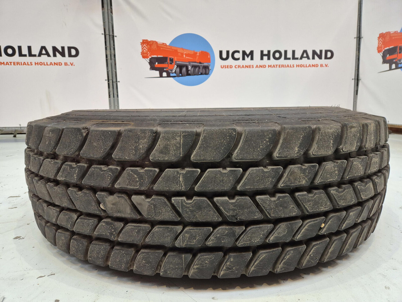 Liebherr Wheel 445/95R25 10 12 1p - Roda completa para Guindaste: foto 3 Liebherr Wheel 445/95R25 10 12 1p - Roda completa para Guindaste: foto 3