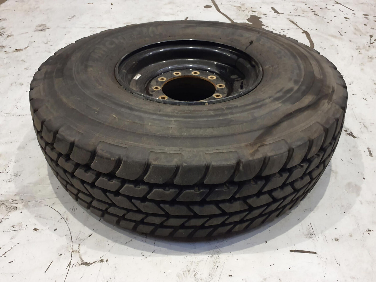 Liebherr Wheel 445/95R25 10 12 1p - Roda completa para Guindaste: foto 1 Liebherr Wheel 445/95R25 10 12 1p - Roda completa para Guindaste: foto 1