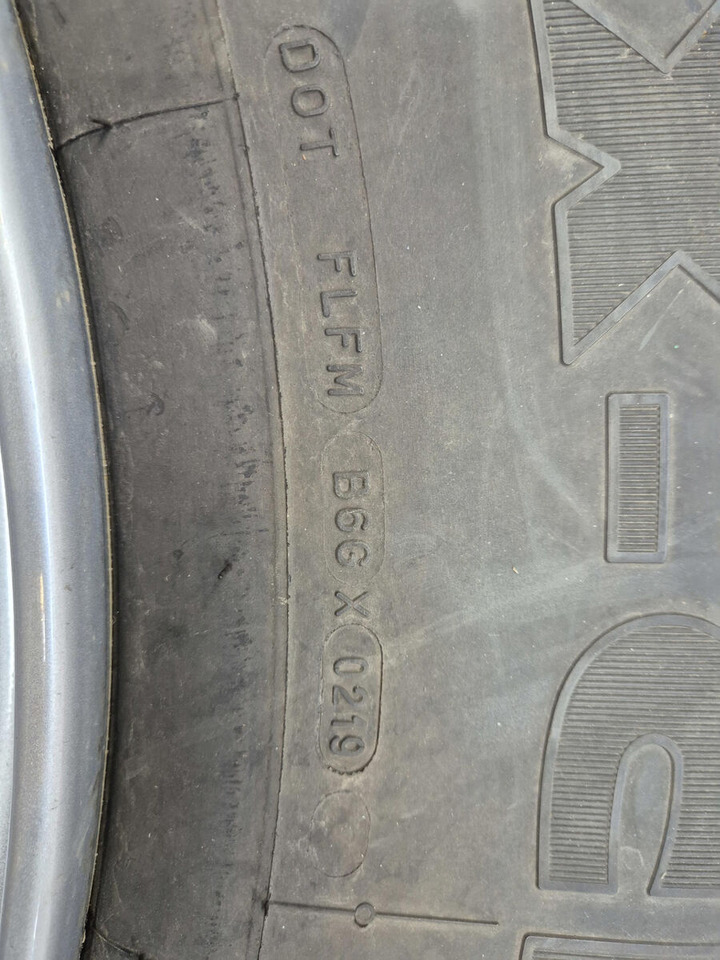 Liebherr Wheel 445/95R25 10 12 1p - Roda completa para Guindaste: foto 4 Liebherr Wheel 445/95R25 10 12 1p - Roda completa para Guindaste: foto 4