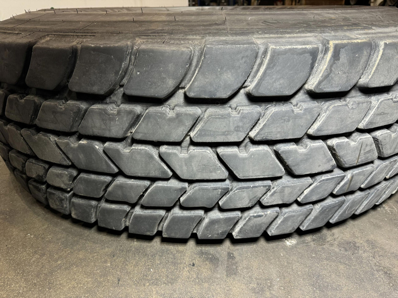 Michelin Wheel 445/95R25 10 12.3 1p - Roda completa: foto 3 Michelin Wheel 445/95R25 10 12.3 1p - Roda completa: foto 3