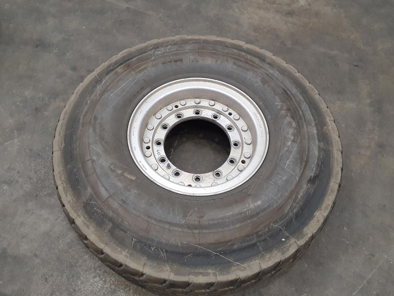 Michelin Wheel 445/95R25 12 13.4 2p alu - Roda completa para Guindaste: foto 1 Michelin Wheel 445/95R25 12 13.4 2p alu - Roda completa para Guindaste: foto 1