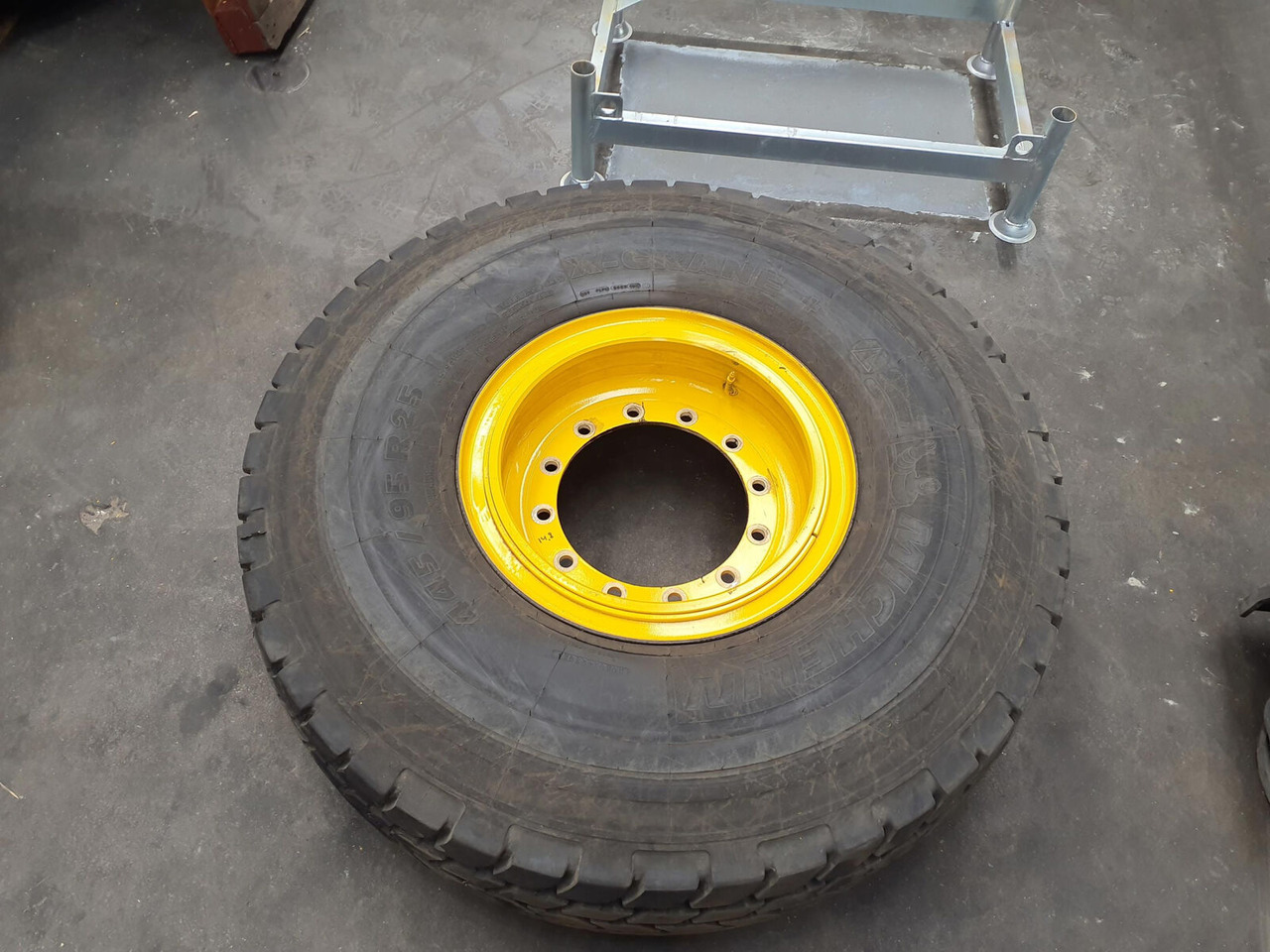Michelin Wheel 445/95R25 12 14.8 3p - Roda completa: foto 1 Michelin Wheel 445/95R25 12 14.8 3p - Roda completa: foto 1