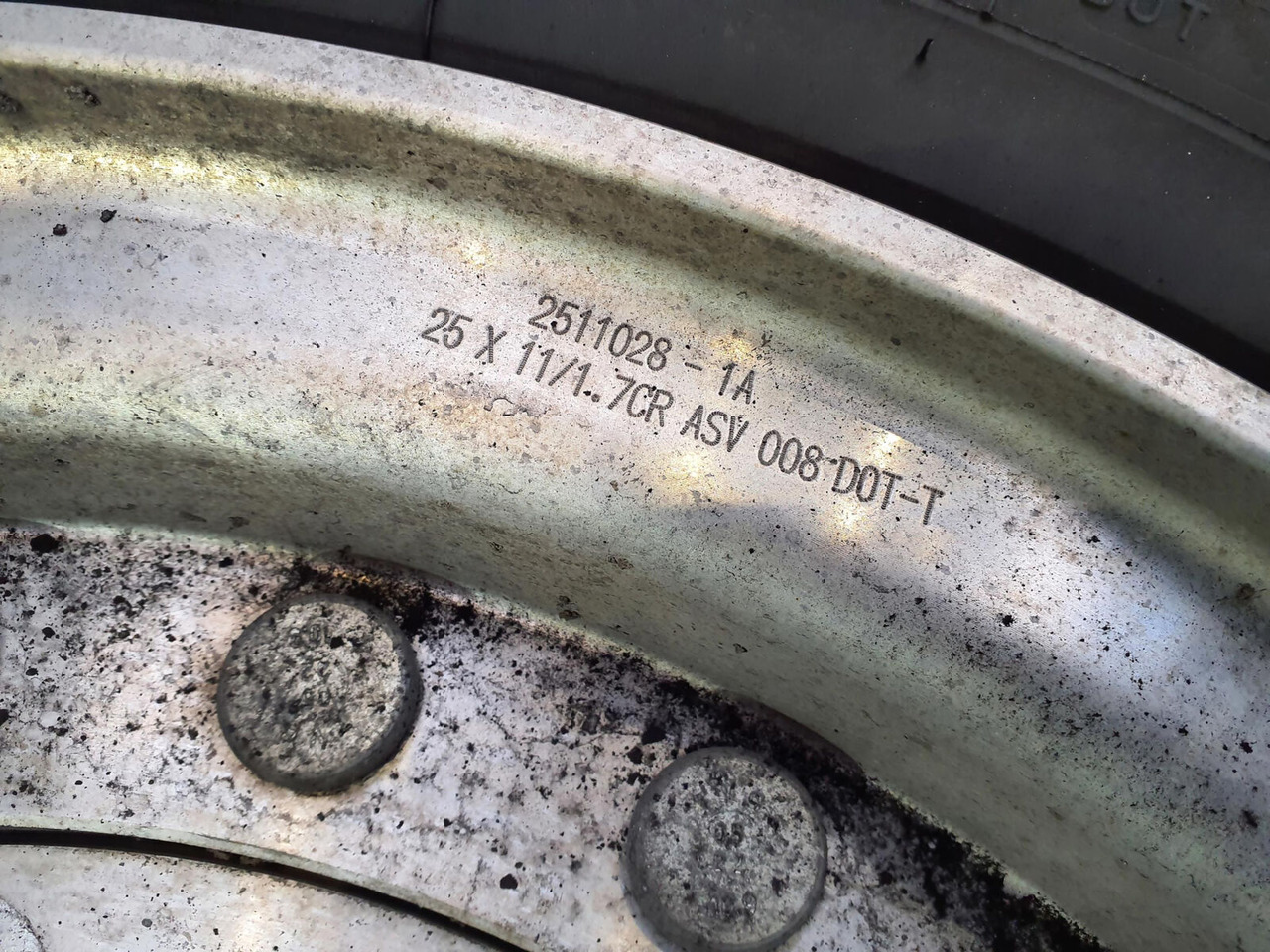 Michelin Wheel 445/95R25 12 9 2p alu - Roda completa para Guindaste: foto 5 Michelin Wheel 445/95R25 12 9 2p alu - Roda completa para Guindaste: foto 5