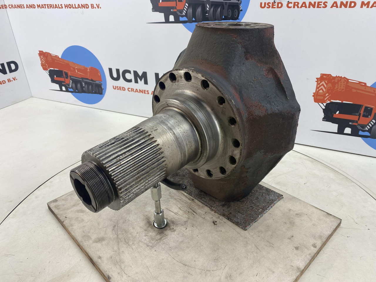 PPM 250 ATT Steering knuckle 16 holes axle 1 - Manga de eixo para Grua móvel: foto 1 PPM 250 ATT Steering knuckle 16 holes axle 1 - Manga de eixo para Grua móvel: foto 1