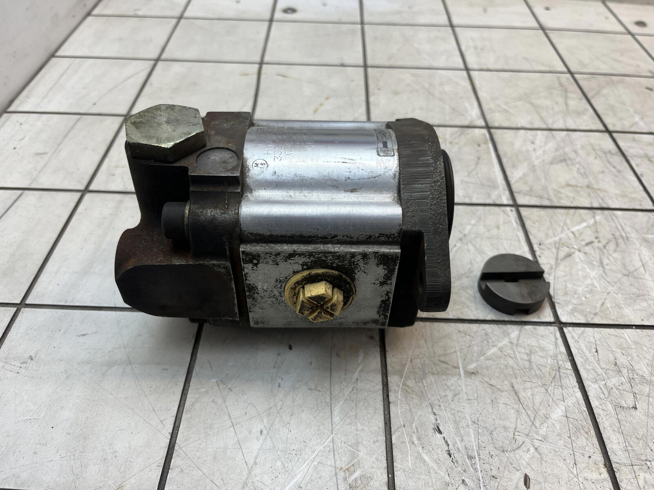 Parker Parker Hydraulics gear pump - Bomba hidráulica para Guindaste: foto 1 Parker Parker Hydraulics gear pump - Bomba hidráulica para Guindaste: foto 1
