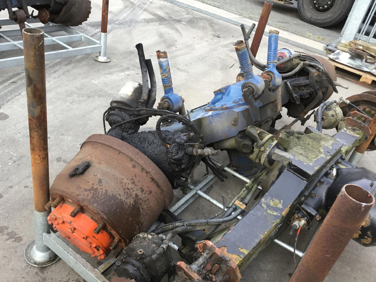 Spierings SK 377 axle 3 - Eixo e peças para Grua móvel: foto 3 Spierings SK 377 axle 3 - Eixo e peças para Grua móvel: foto 3
