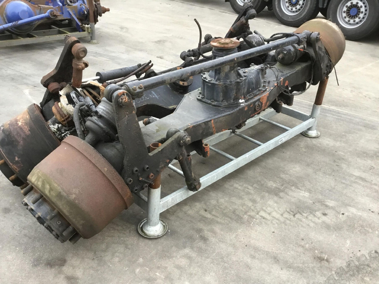 Spierings SK 477 axle 2 - Eixo e peças para Grua móvel: foto 1 Spierings SK 477 axle 2 - Eixo e peças para Grua móvel: foto 1