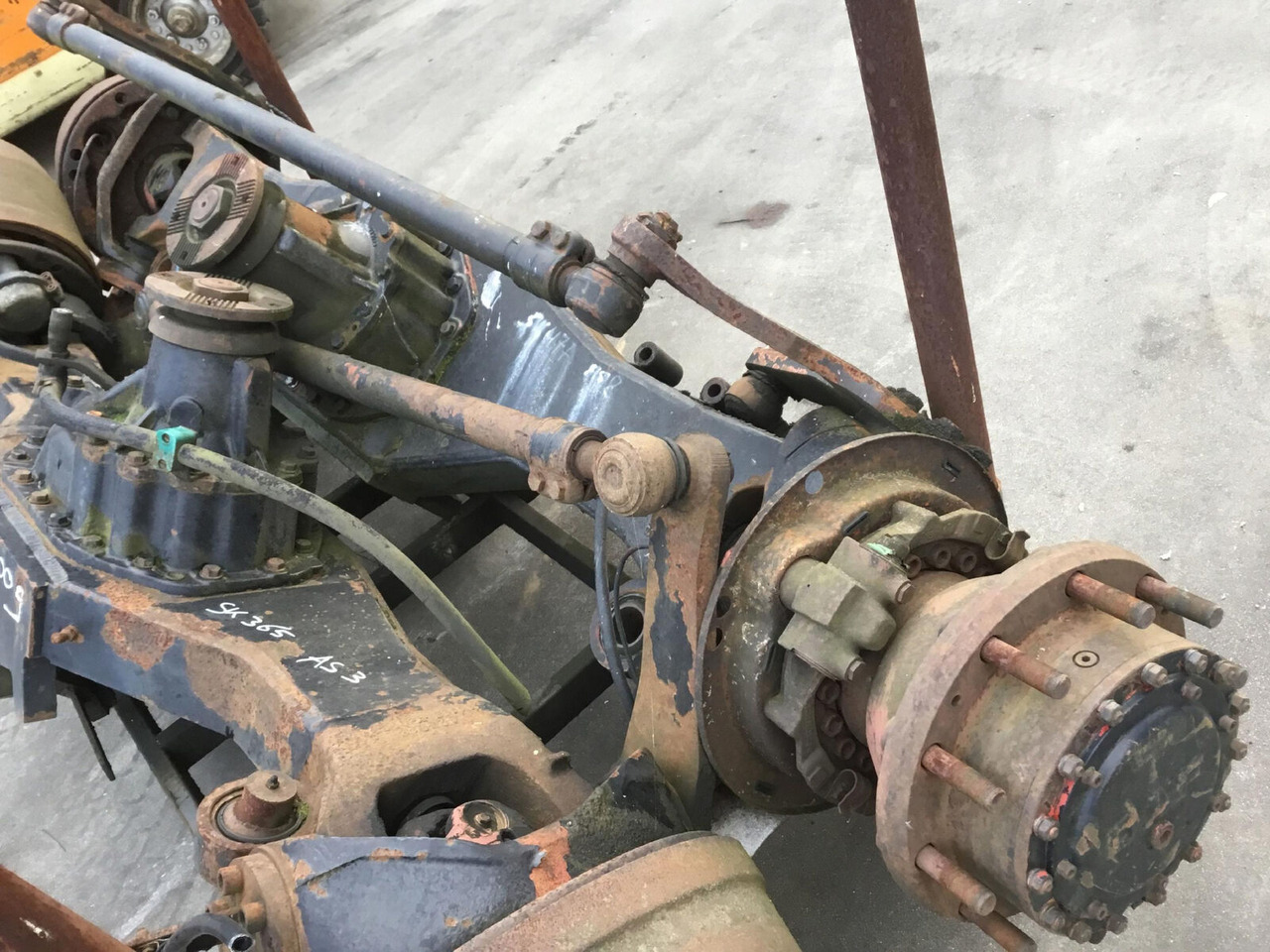Spierings SK 477 axle 2 - Eixo e peças para Grua móvel: foto 3 Spierings SK 477 axle 2 - Eixo e peças para Grua móvel: foto 3