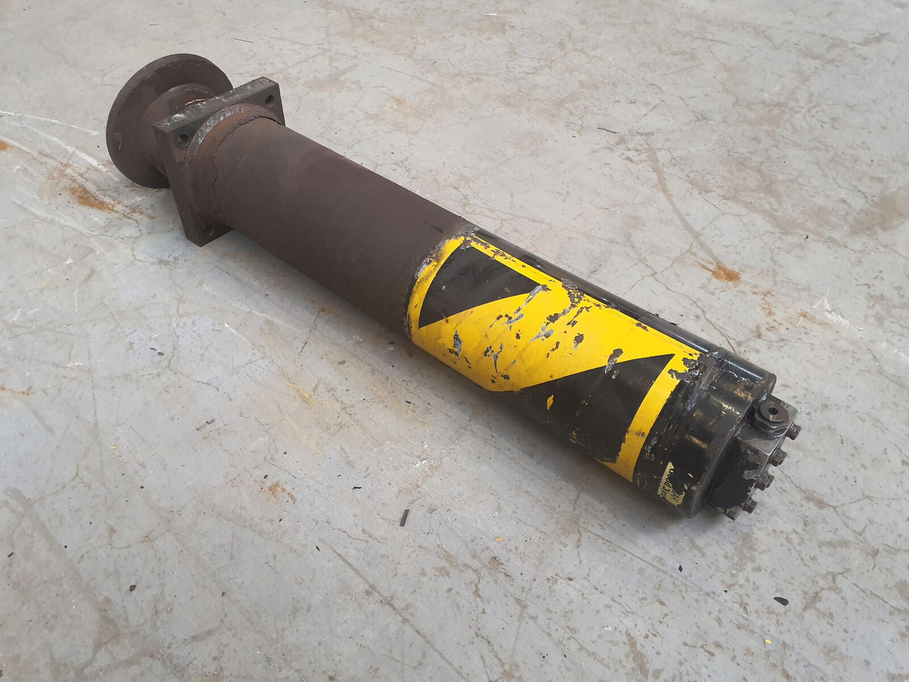 Spierings SK 598 Outrigger cylinder - Cilindro hidráulico para Grua móvel: foto 1 Spierings SK 598 Outrigger cylinder - Cilindro hidráulico para Grua móvel: foto 1