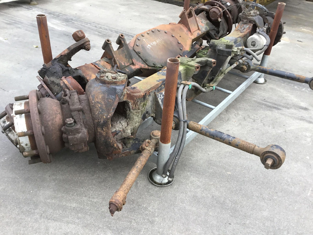 Spierings SK 598 axle 4 - Eixo e peças para Grua móvel: foto 1 Spierings SK 598 axle 4 - Eixo e peças para Grua móvel: foto 1