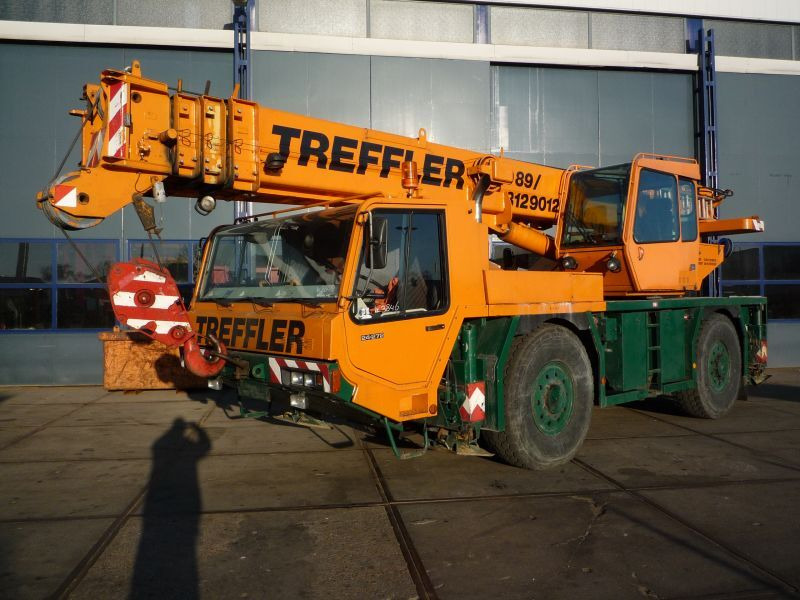 Tadano Faun ATF 30-2 for parts - Grua todo o terreno: foto 1 Tadano Faun ATF 30-2 for parts - Grua todo o terreno: foto 1