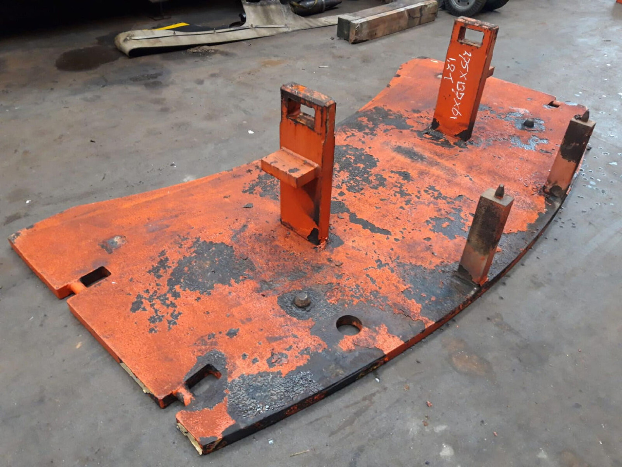 Terex AC 205 counterweight 1,2 ton - Contrapeso para Grua móvel: foto 3 Terex AC 205 counterweight 1,2 ton - Contrapeso para Grua móvel: foto 3