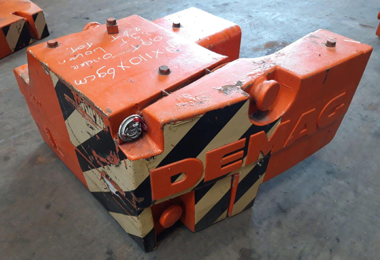 Terex AC 205 counterweight 2.6 ton (0.7/1.9t) - Contrapeso para Grua móvel: foto 1 Terex AC 205 counterweight 2.6 ton (0.7/1.9t) - Contrapeso para Grua móvel: foto 1