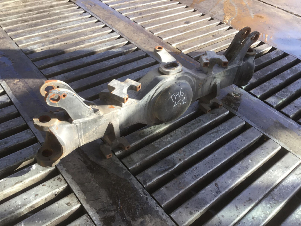 Terex AC 35 axle housing axle 1 - Eixo e peças para Grua móvel: foto 2 Terex AC 35 axle housing axle 1 - Eixo e peças para Grua móvel: foto 2