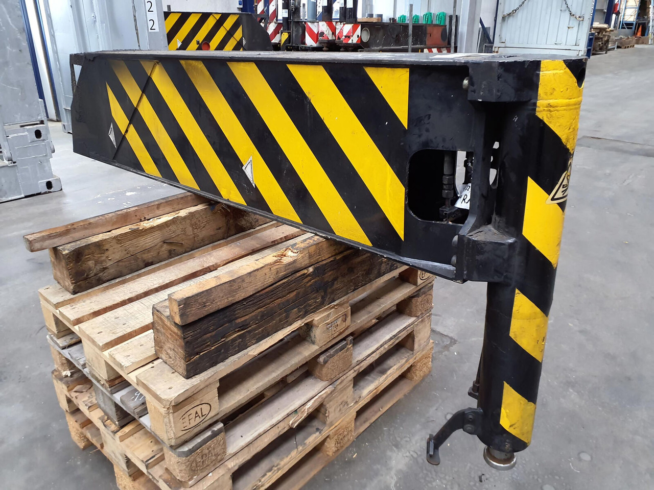 Terex AC 50 outrigger rear with outrigger cylinder - Suspensão para Grua móvel: foto 1 Terex AC 50 outrigger rear with outrigger cylinder - Suspensão para Grua móvel: foto 1