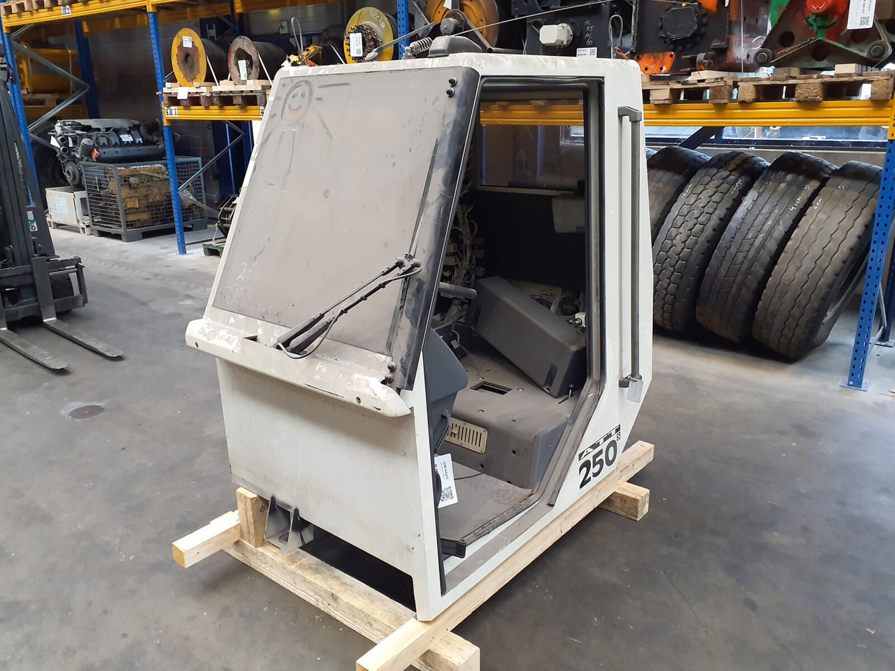 Terex PPM ATT 250 lower cabin - Cabine para Grua móvel: foto 2 Terex PPM ATT 250 lower cabin - Cabine para Grua móvel: foto 2