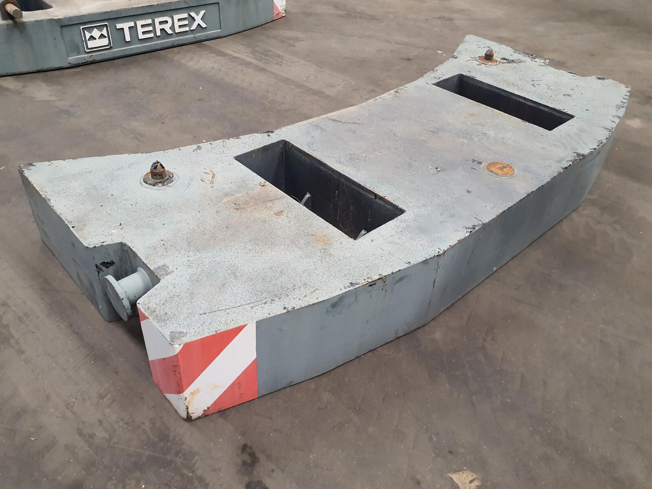 Terex Terex Demag Challenger 4200 counterweight 3.2 Ton - Contrapeso para Grua móvel: foto 3 Terex Terex Demag Challenger 4200 counterweight 3.2 Ton - Contrapeso para Grua móvel: foto 3