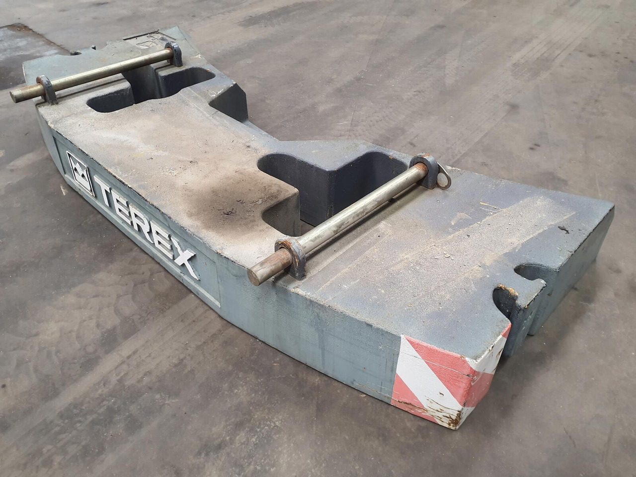 Terex Terex Demag Challenger 4200 counterweight 3.7 Ton - Contrapeso para Grua móvel: foto 4 Terex Terex Demag Challenger 4200 counterweight 3.7 Ton - Contrapeso para Grua móvel: foto 4
