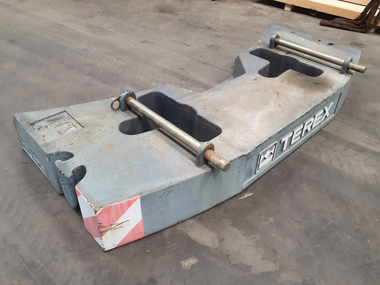 Terex Terex Demag Challenger 4200 counterweight 3.7 Ton - Contrapeso para Grua móvel: foto 3 Terex Terex Demag Challenger 4200 counterweight 3.7 Ton - Contrapeso para Grua móvel: foto 3